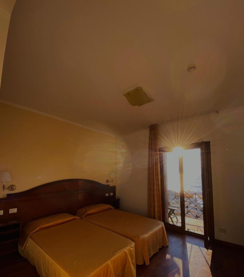 Hotel La Lampara Reggio di Calabria Exterior foto