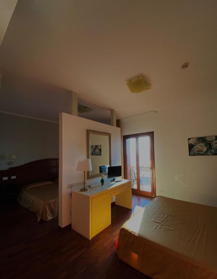 Hotel La Lampara Reggio di Calabria Exterior foto